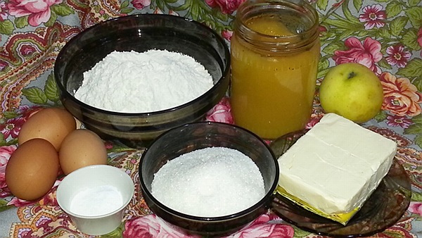 ингредиенты для приготовления медово-яблочного пирога